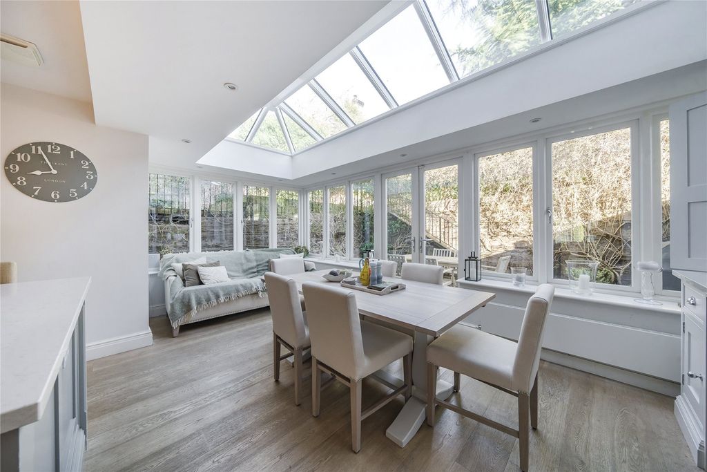 Property photo 3 of 25 Orangery