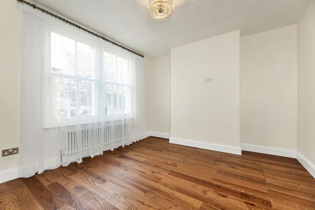 Property photo 3 of 16 Living Room