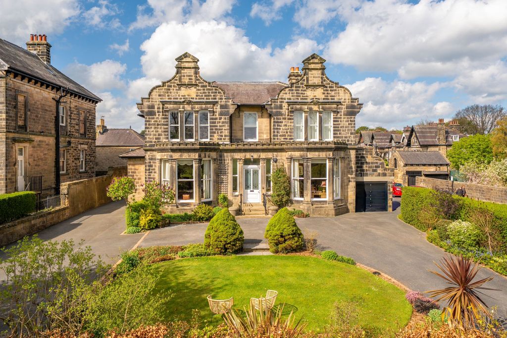 Property photo 1 of 25