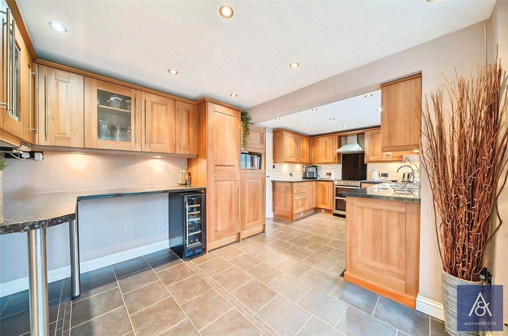 Property photo 3 of 21 Picture No. 38