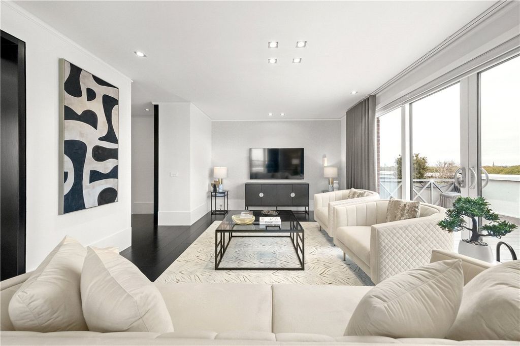 Property photo 1 of 47 Reception