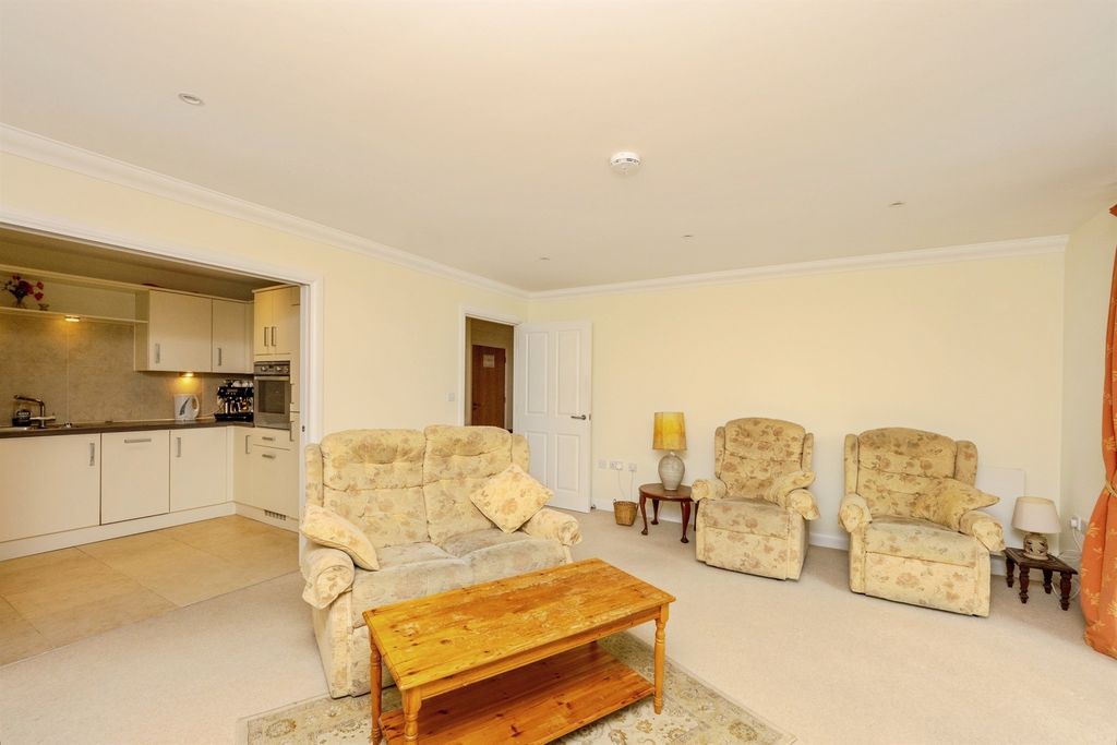 Property photo 3 of 17