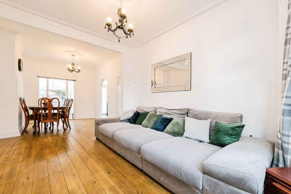 Property photo 2 of 21 Pbox-Img.Jpg