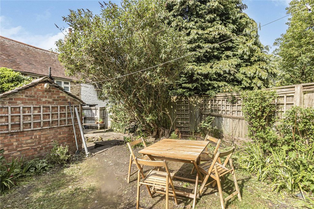 Property photo 2 of 11 Garden
