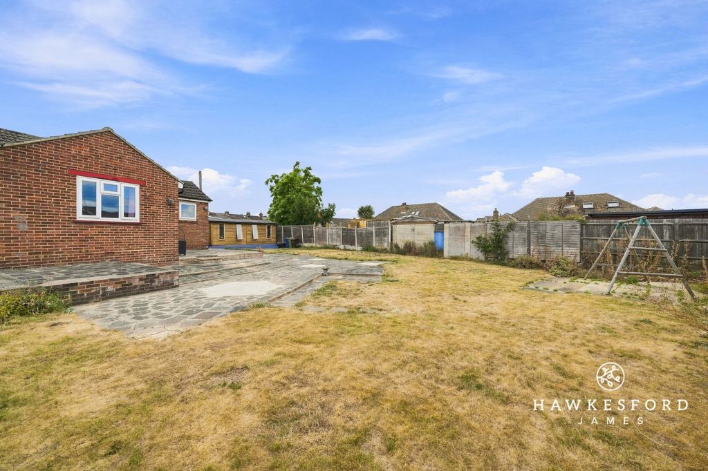Property photo 3 of 16 Prentis Close, Sittingbourne - Garden