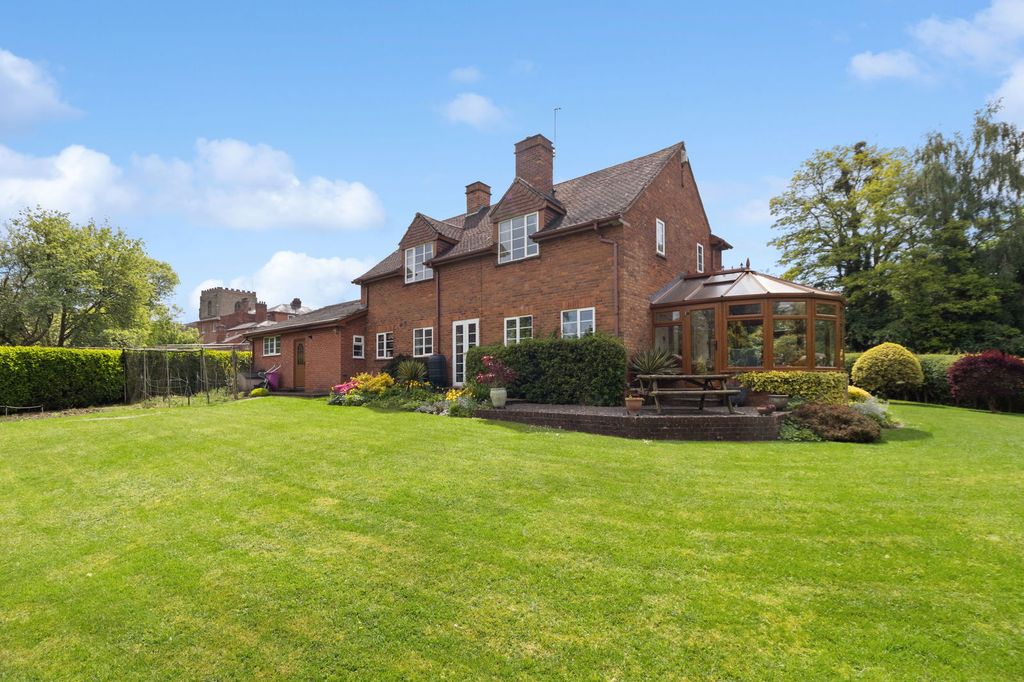 Property photo 2 of 29