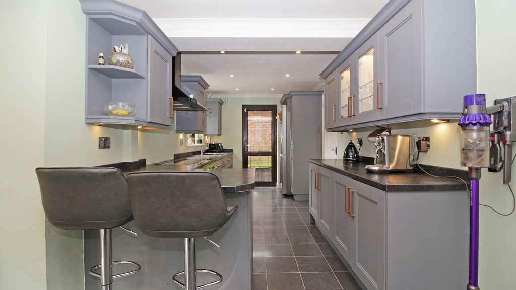 Property photo 3 of 23