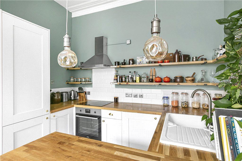 Property photo 3 of 14 Kitchen