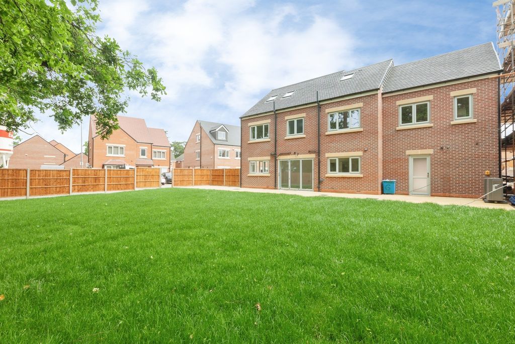 Property photo 3 of 20 Pbox-Img.Jpg