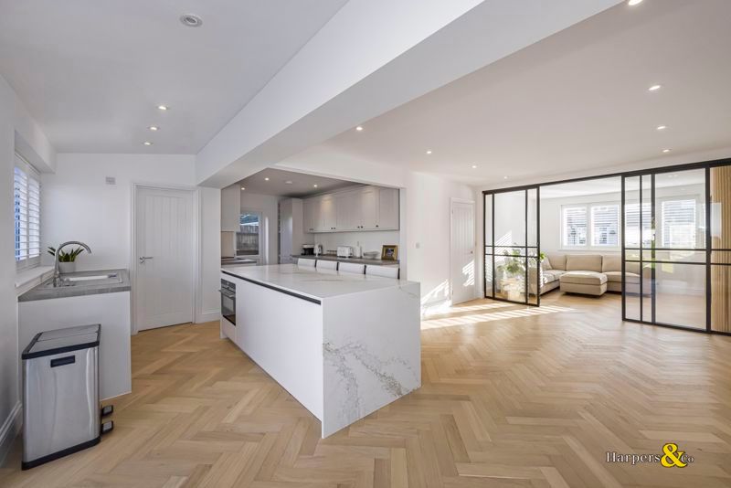 Property photo 2 of 24 Photo 11