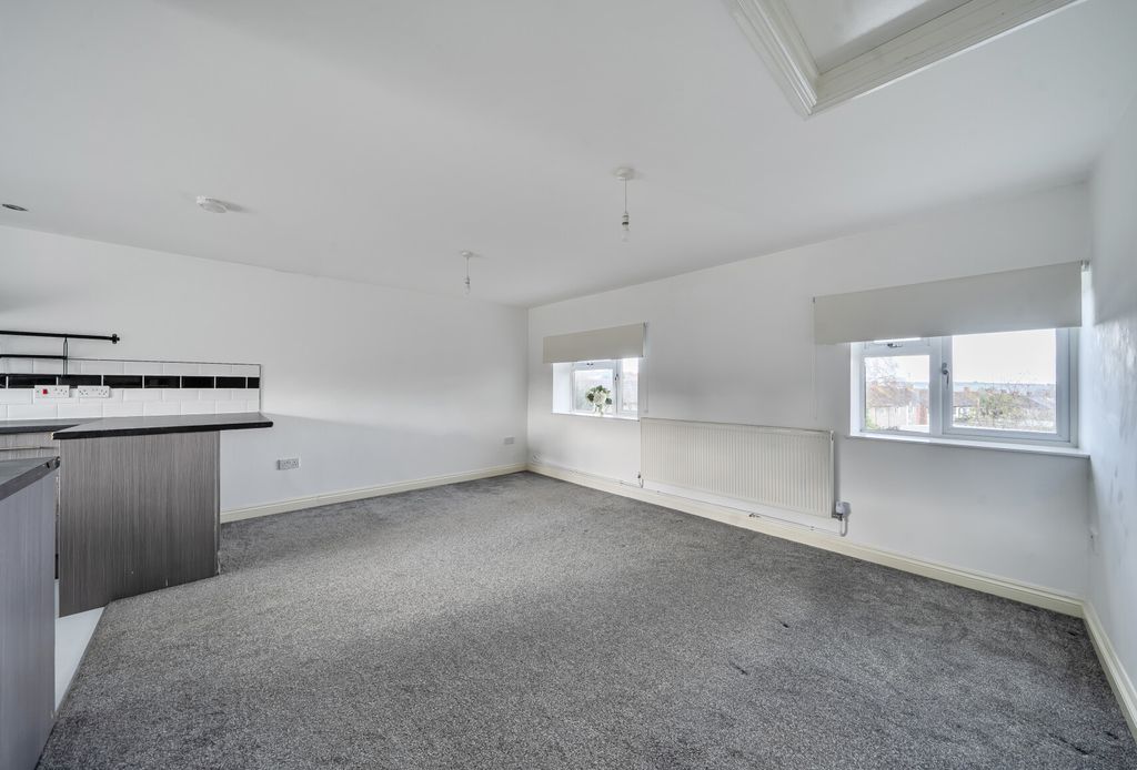 Property photo 2 of 15 1416328-22-69932d...