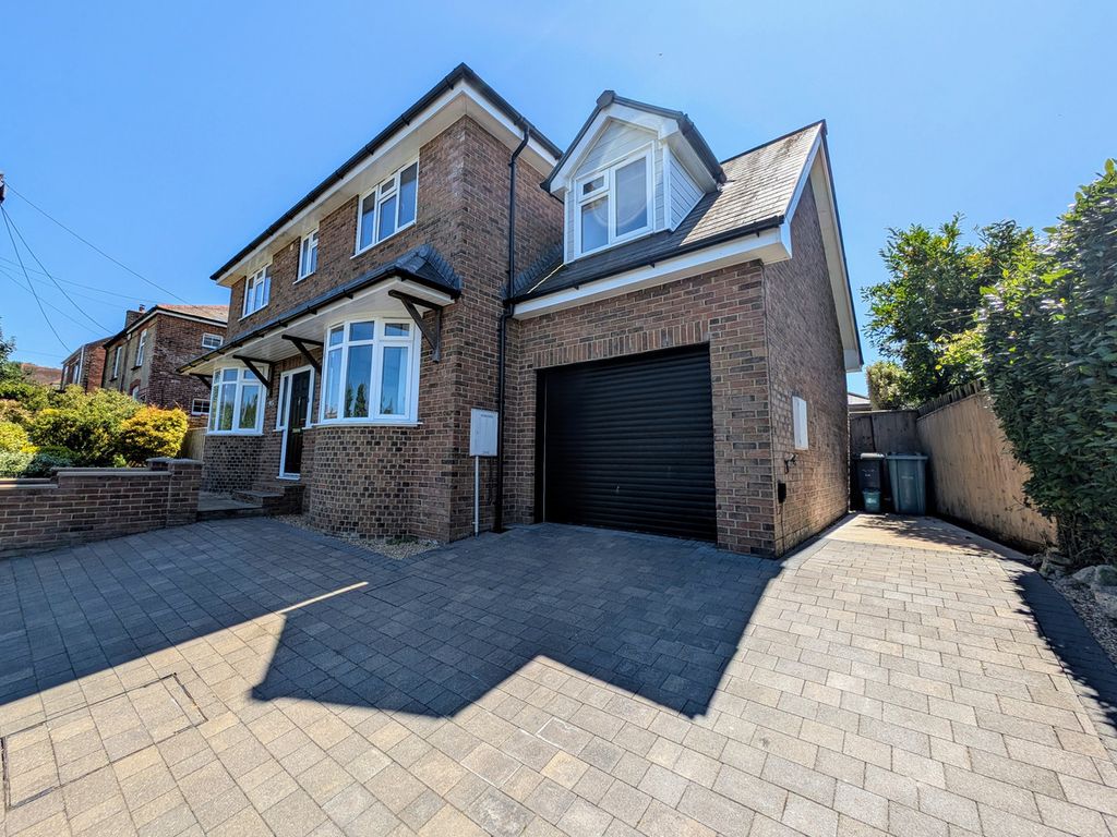 Property photo 3 of 47