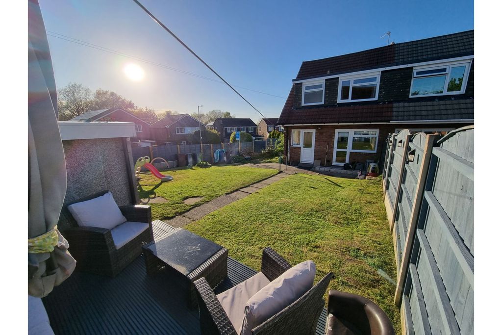 Property photo 2 of 17