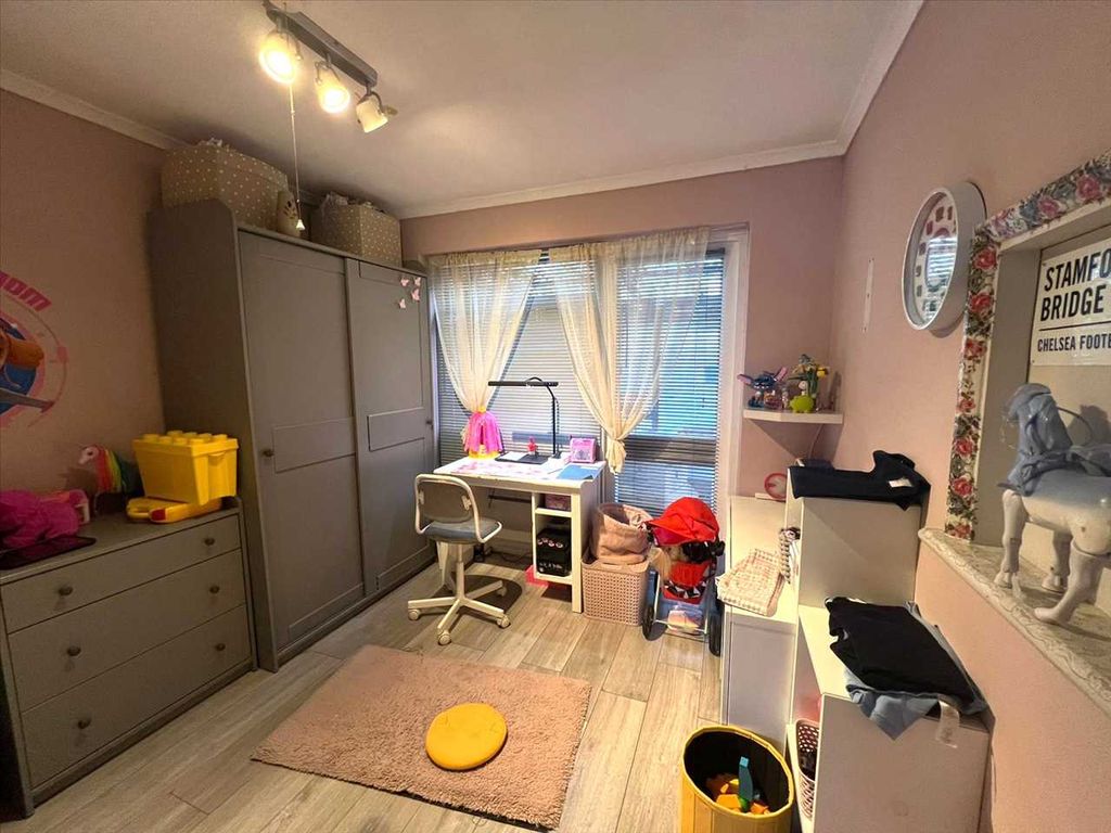 Property photo 3 of 11 Dining Room