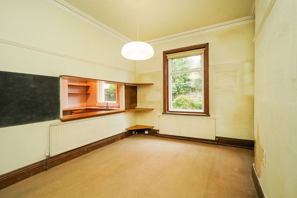 Property photo 3 of 19 Dining Room