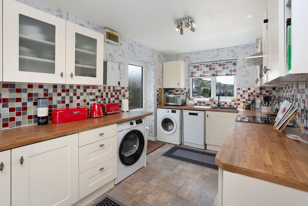 Property photo 2 of 24
