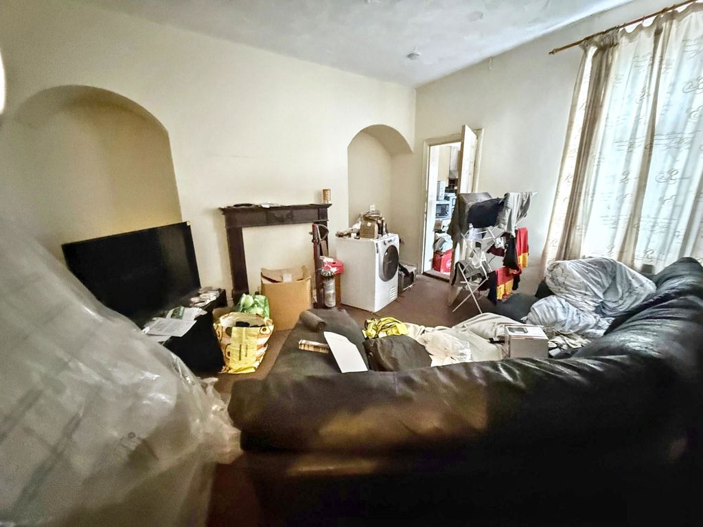 Property photo 3 of 7