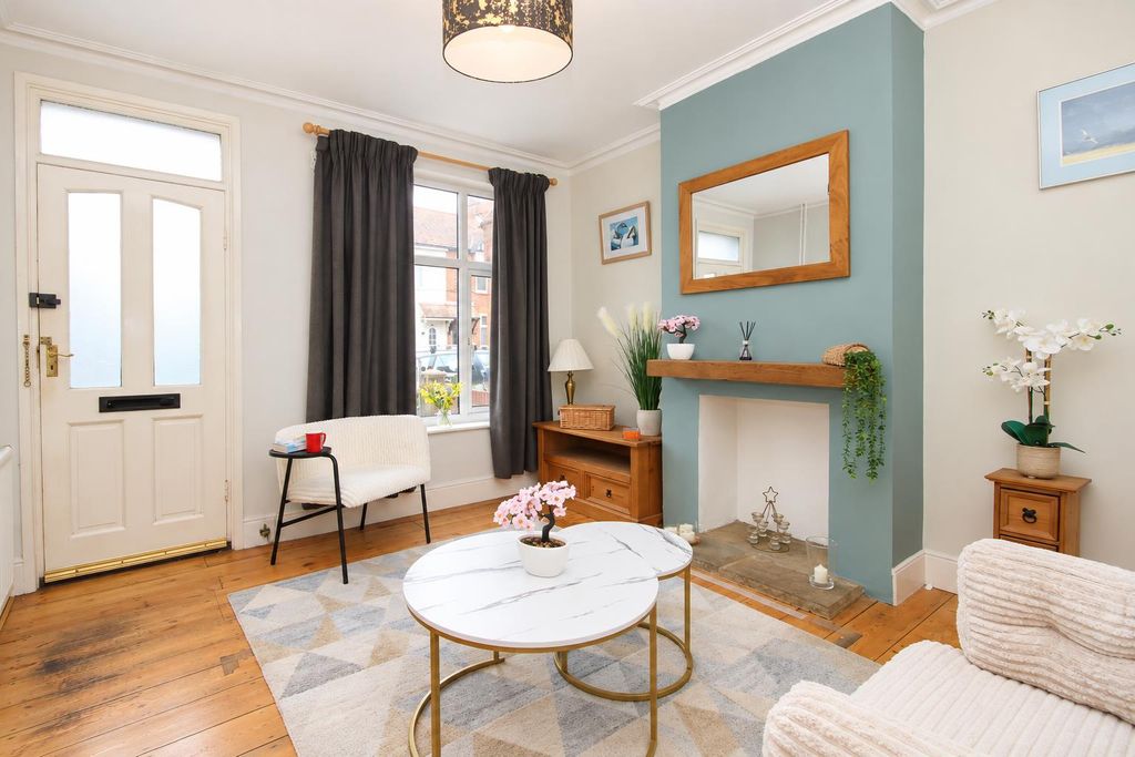 Property photo 2 of 11 F8E2B49E-2A5B-45E8-801E-80B897Ac0c25.Png