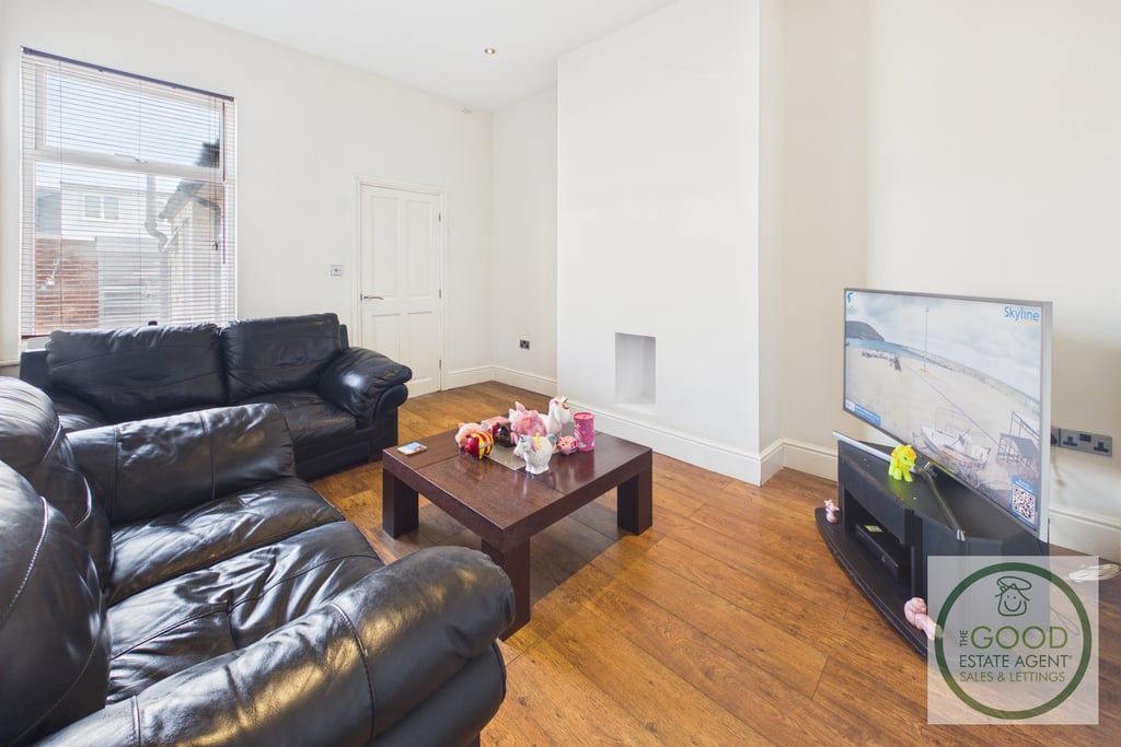 Property photo 3 of 12