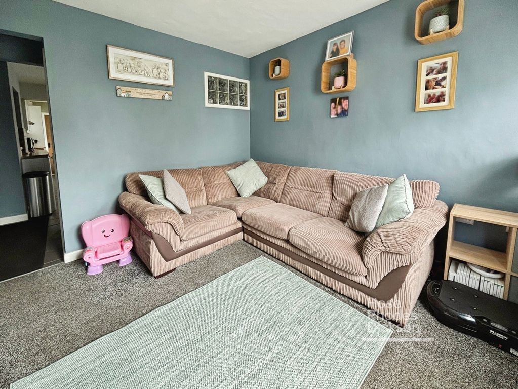 Property photo 3 of 17 Pbox-Img.Jpg