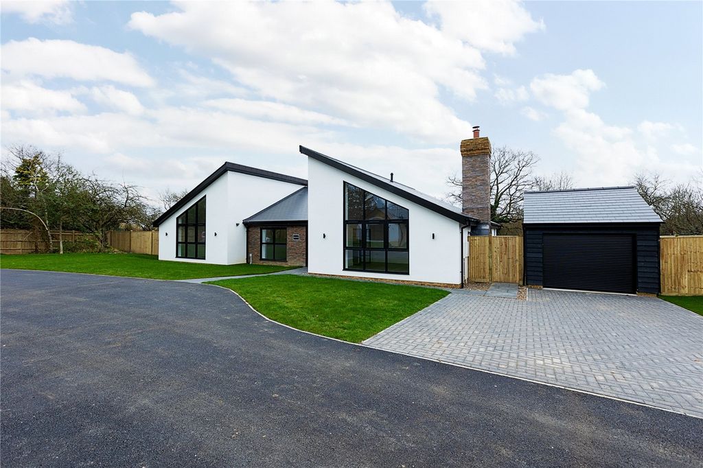 Property photo 1 of 10 External