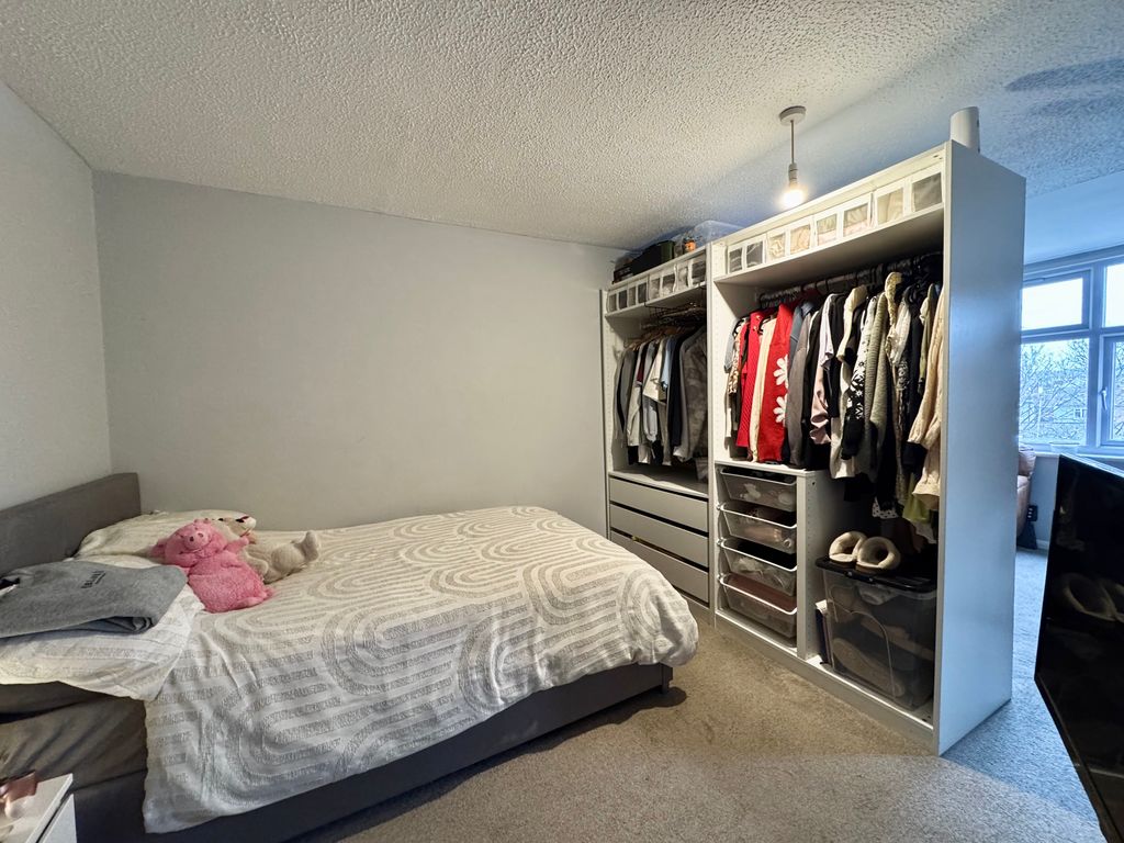 Property photo 2 of 5 Living Space