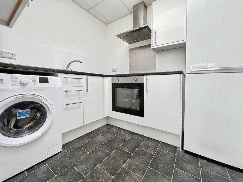 Property photo 3 of 8 Photo 7