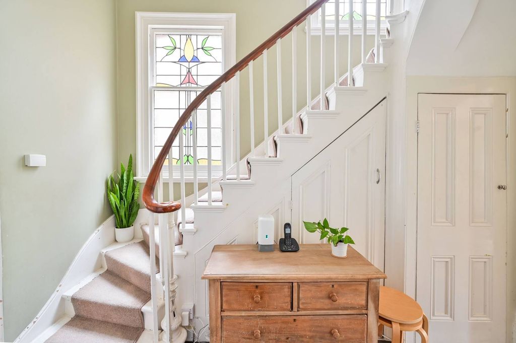 Property photo 1 of 27