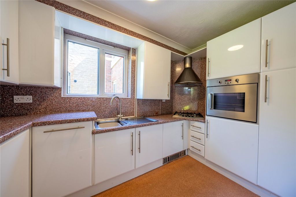 Property photo 2 of 19 Picture No. 29