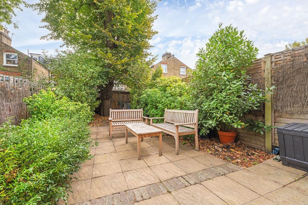 Property photo 2 of 13 Garden.Jpg
