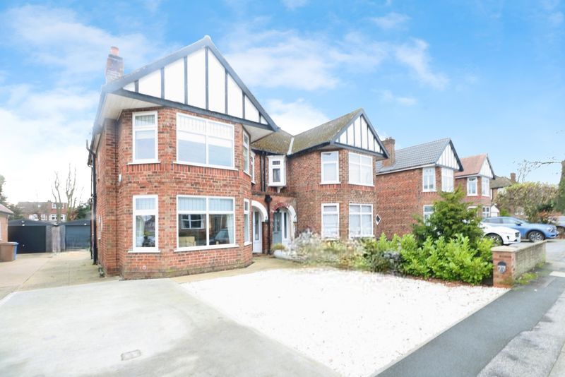 Property photo 1 of 40 Photo 11