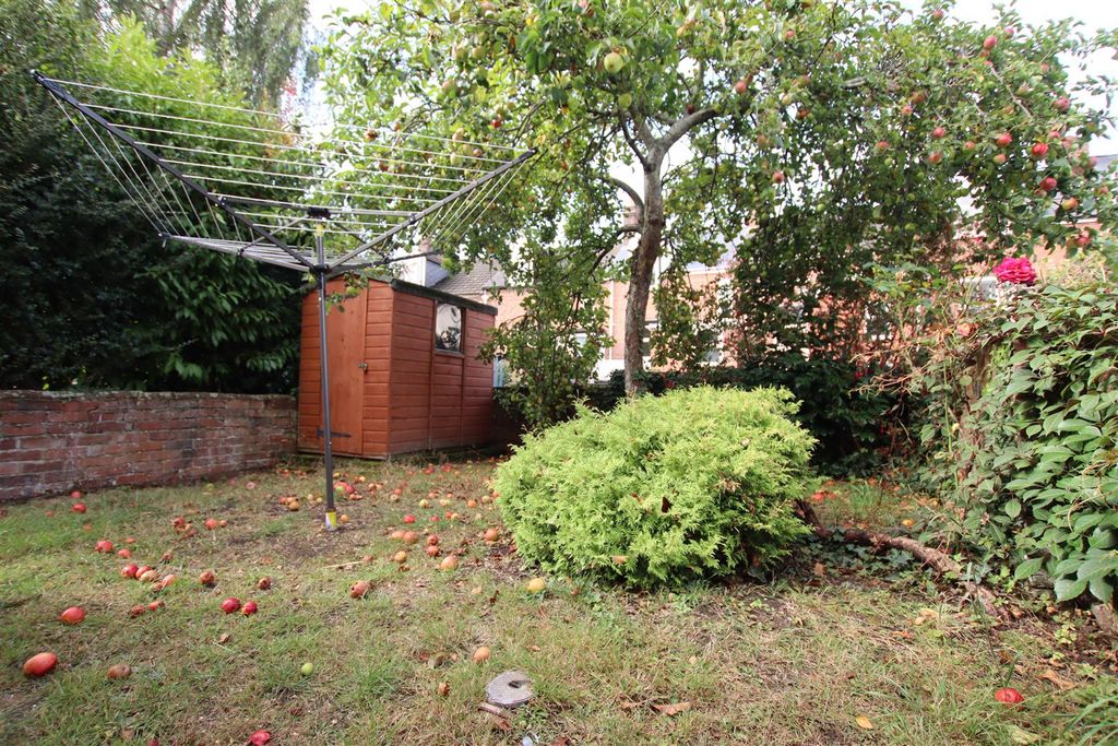 Property photo 3 of 13 Garden.Jpg
