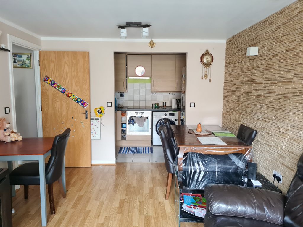 Property photo 1 of 5 One Bedroom To Rent