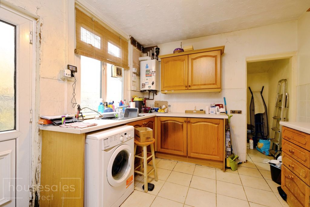 Property photo 2 of 13