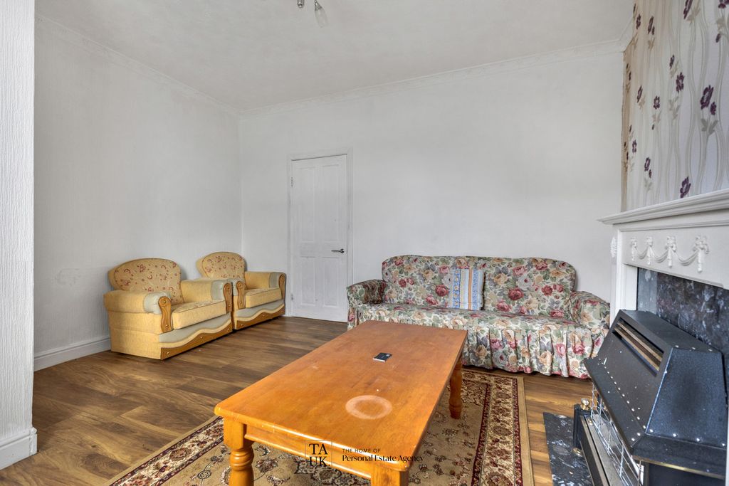Property photo 3 of 24