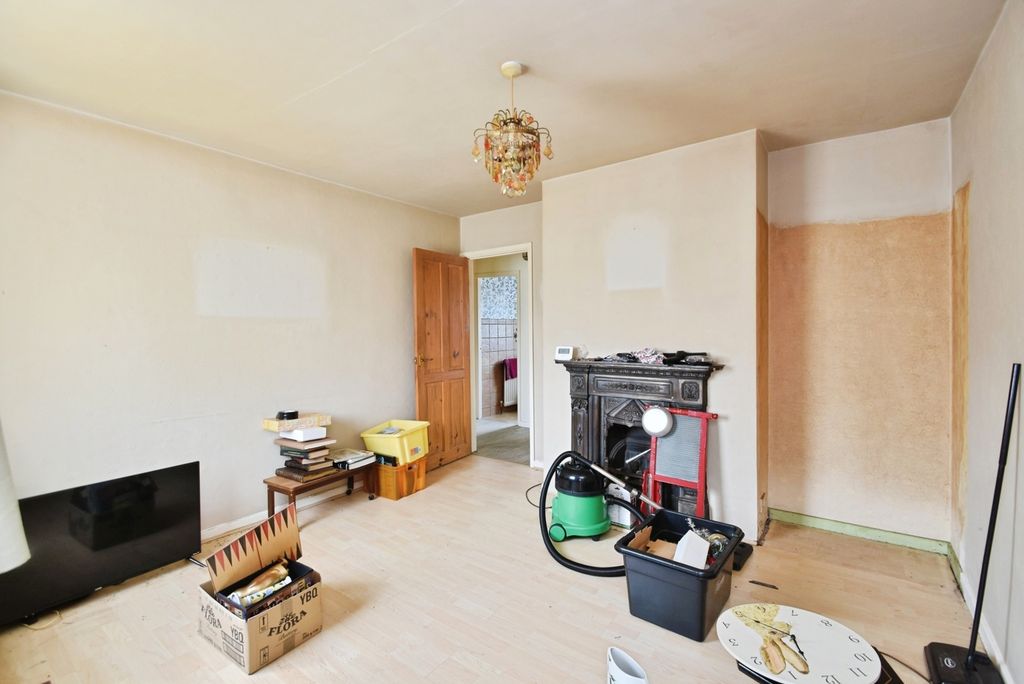 Property photo 3 of 16 Pbox-Img.Jpg