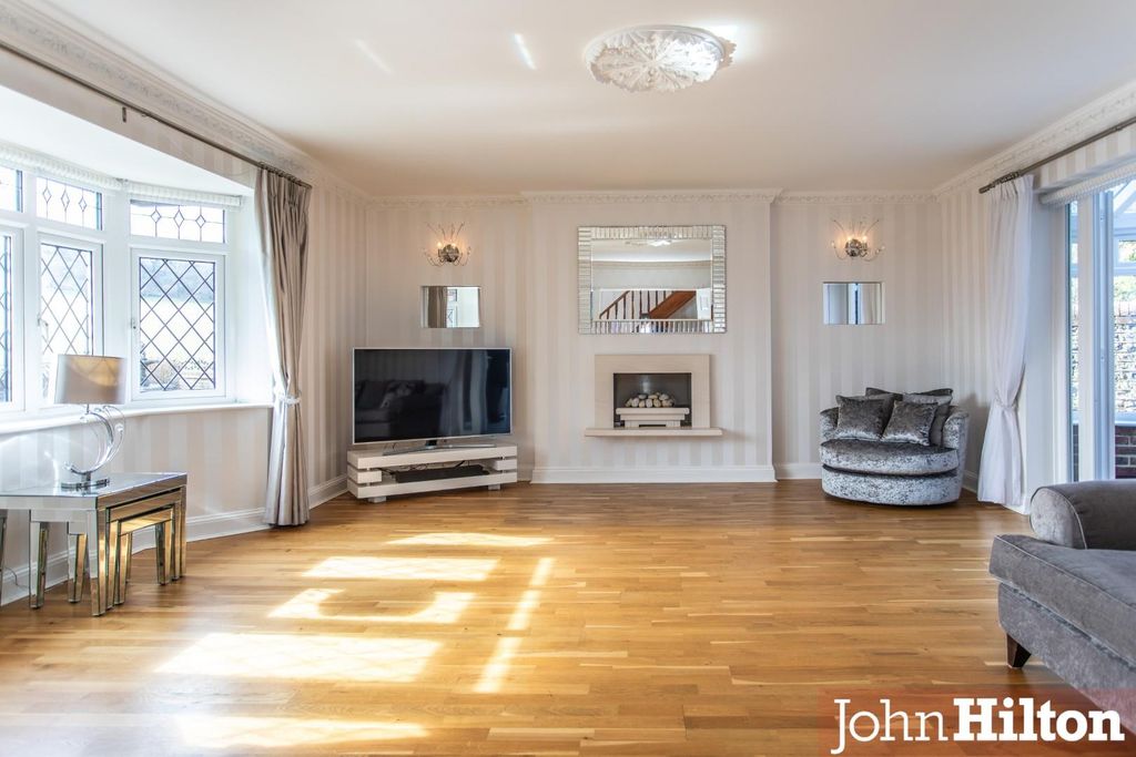 Property photo 3 of 22 Ainsworth Avenue34.Jpg