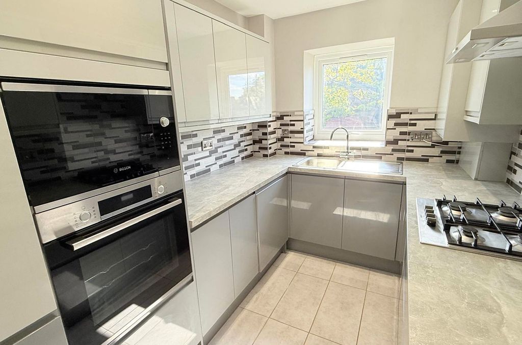 Property photo 2 of 12 Kitchen