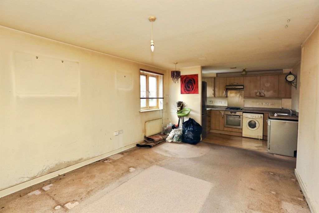 Property photo 2 of 17