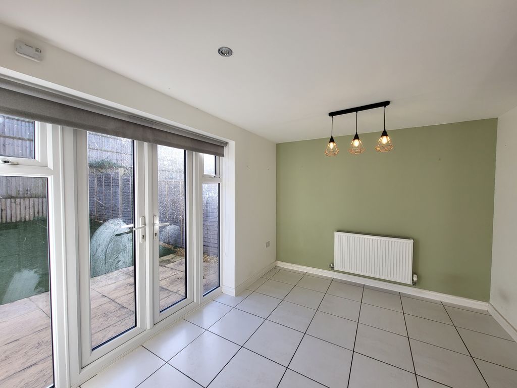 Property photo 2 of 11 Dining Room