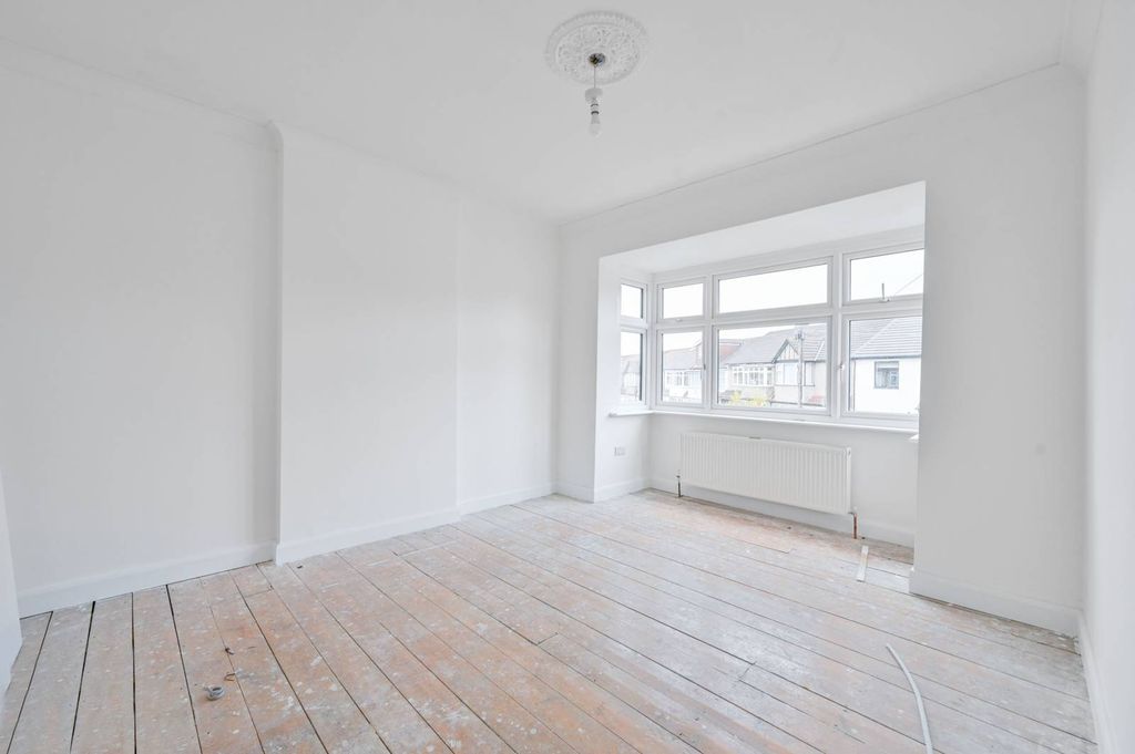 Property photo 3 of 4