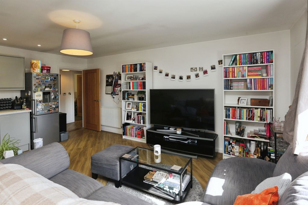 Property photo 3 of 18