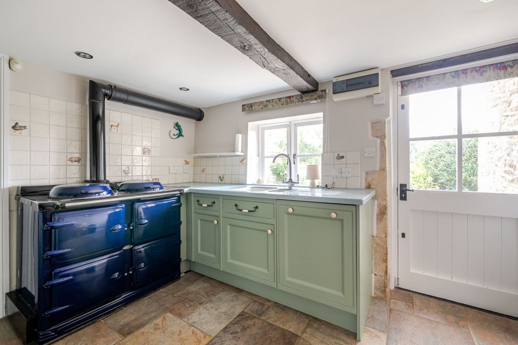 Property photo 3 of 9 1310446-6-684Ff20...