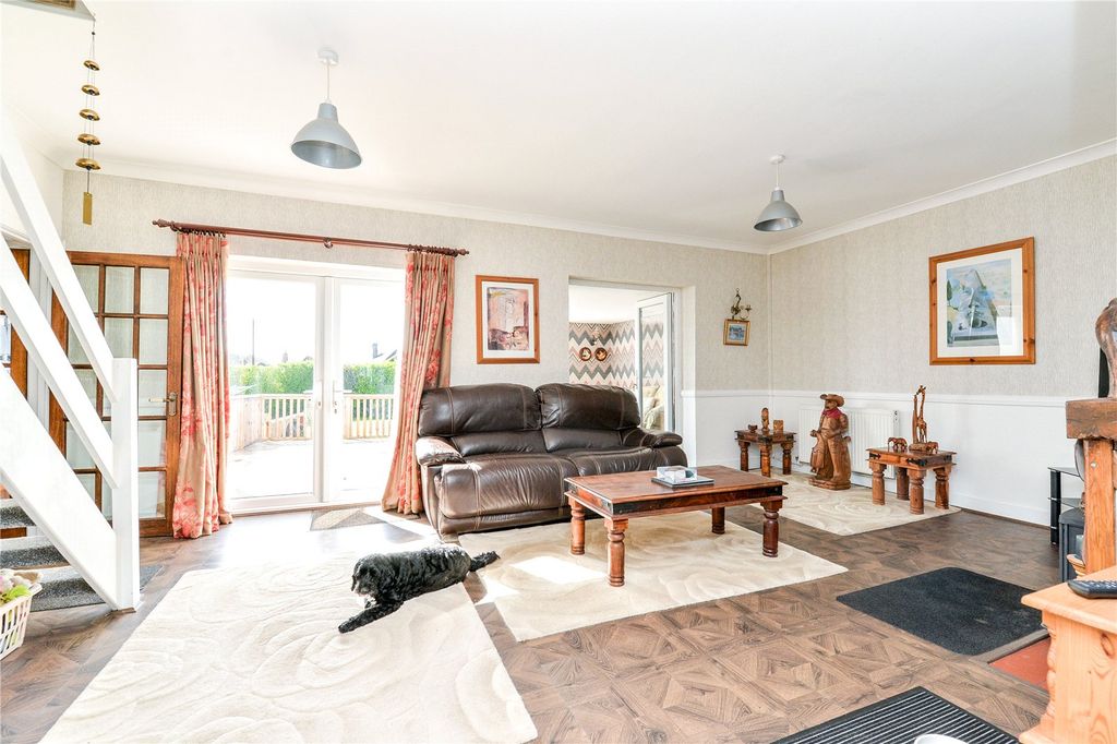 Property photo 2 of 17 Picture No. 38