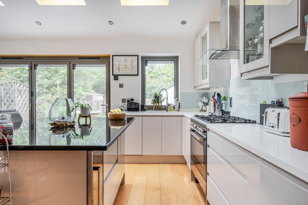 Property photo 3 of 22 1459583-9-6A04557...