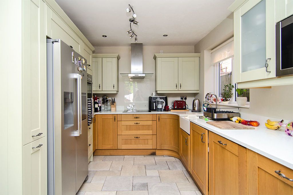 Property photo 3 of 17 Photo 7