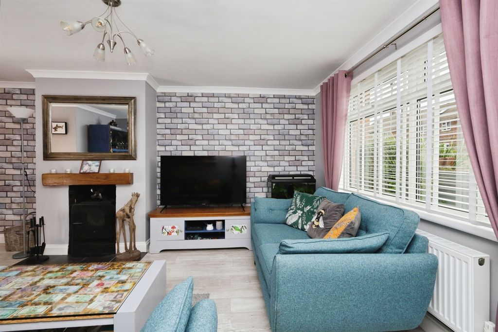 Property photo 3 of 16