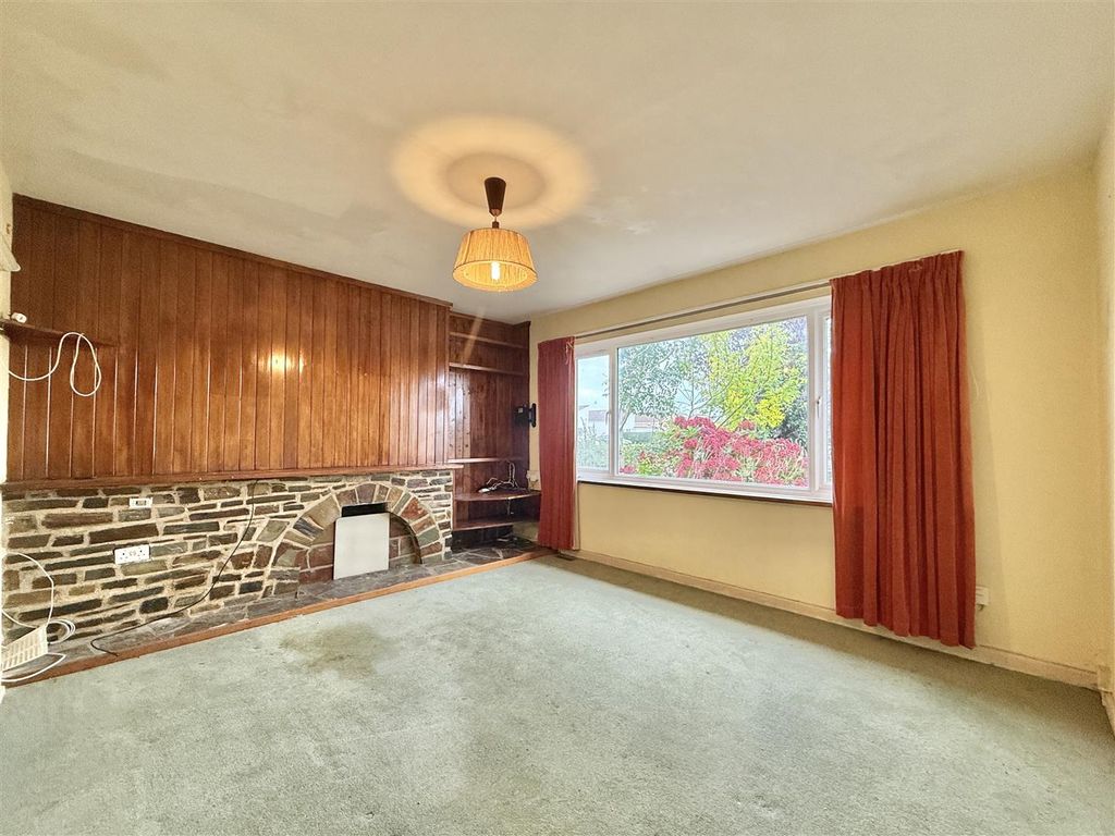 Property photo 2 of 21 Living Room.Jpeg