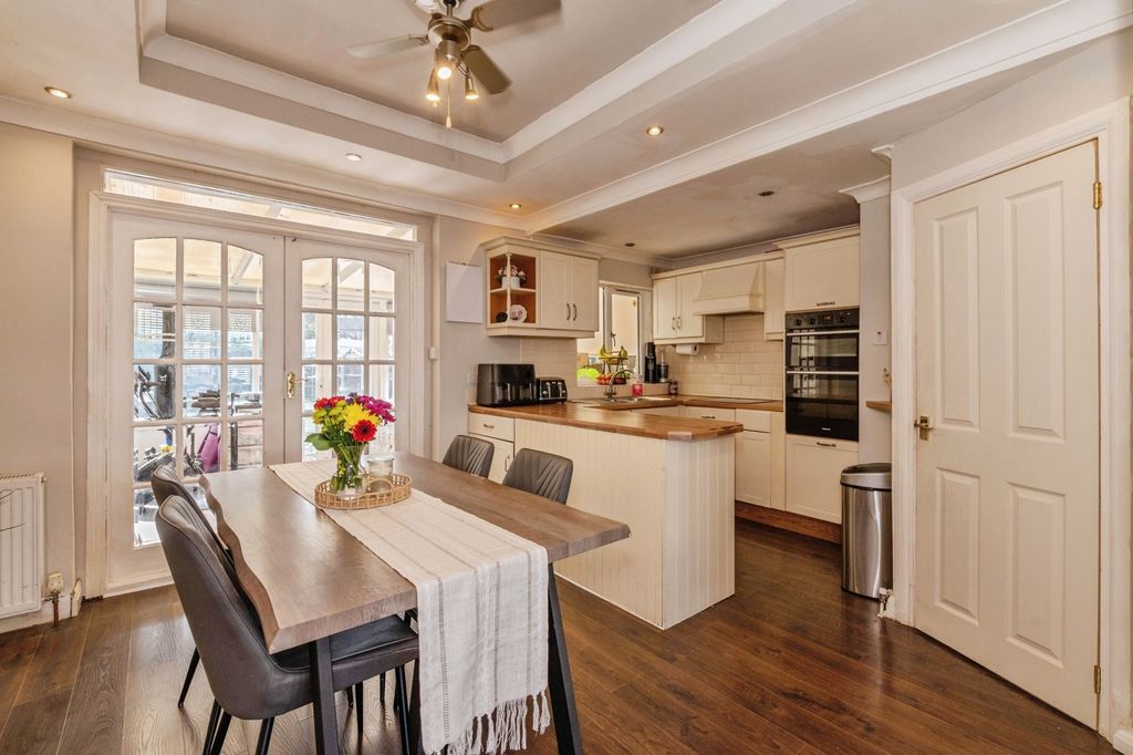 Property photo 3 of 20 Pbox-Img.Jpg