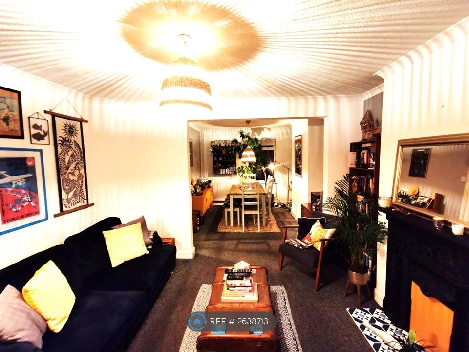Property photo 3 of 23 Living Room